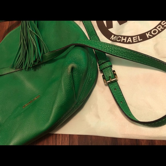 Michael Kors Weston Large Crossover Bag - Picture 5 of 6